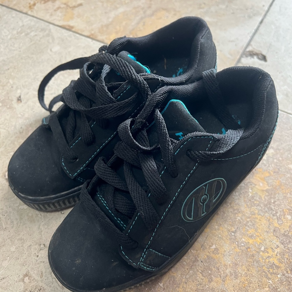 Heely size 2 roller shoes